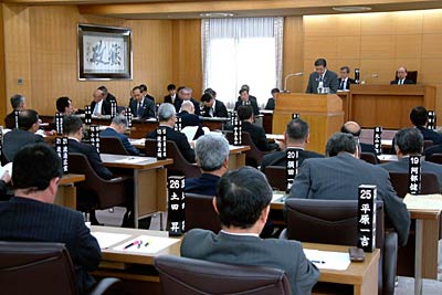 10日開会した燕市の3月定例会