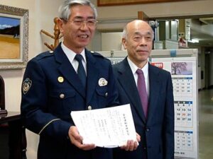 三条署初のシートベルト着用推進モデル事業所にコロナを指定