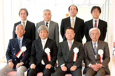 開設に尽力した県央四医師会の会長など