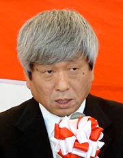 式辞を述べる草野三条市医師会会長