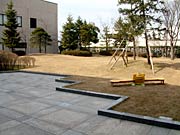 芝生の中庭