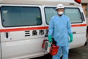 新型インフルエンザの流行に備えて三条市消防本部が用意している感染症防止着