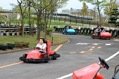 子どもたちの歓声が響いた燕市交通公園のゴーカート