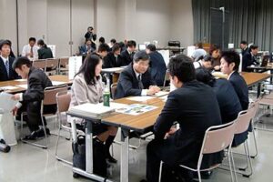 県央地区就職ガイダンス2010の参加企業は昨年を20社も下回る24社、厳しい雇用情勢