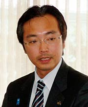 新型インフルエンザ警戒宣言を発する国定市長