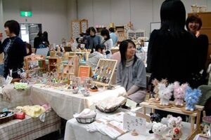 切れ目なく来場者のあった昨年4月のイベント会場