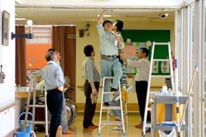 特別養護老人ホーム『長和園」でボランティア作業を行う新潟県電機商業組合三条支部