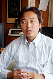佐藤副市長への思いを話す国定市長