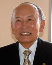 副市長室に戻ってほっと笑顔の佐藤副市長