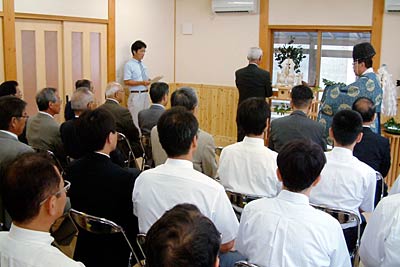 県央工高同窓会が県央工高に建設、寄付した合宿所の竣工式