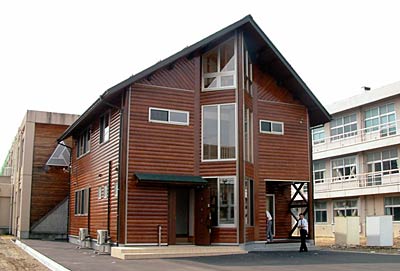 ウッディーな合宿所の外観