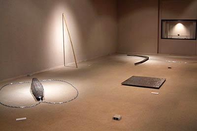 7月20日まで燕市産業史料館で開かれている「渡邊トシフミ 鉄の彫刻展」