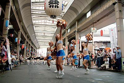 18日の飛燕夏まつり、アルビレックスチアリーダーズのパフォーマンス