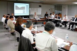 29日開かれた燕三条ブランド検討委員会の第5回会議
