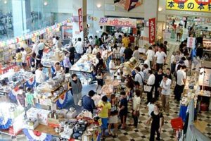 16日まで県央地場産センターの「お盆フェアー」、ETC割引が奏功か例年以上のにぎわい