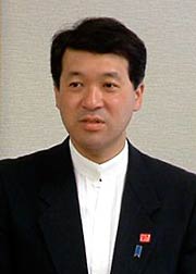 あいさつする泉田知事