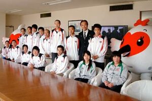 全国障害者スポーツ大会「トキめき新潟大会」の三条市選出選手17人の結果報告会