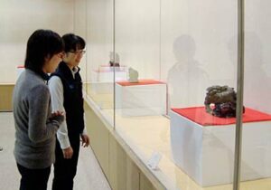 29日まで三条市歴史民俗産業資料館で石川雲蝶展、越後のミケランジェロとも称される木彫の名工、雲蝶が三条に残した作品を展示