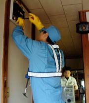 火元となる可能性が高い配電盤や暖房機器を点検