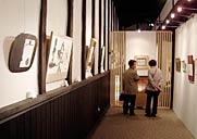 建物の中なのに小路を歩いているような不思議な感覚に
