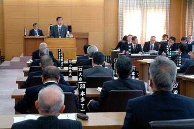 9日開会した燕市12月手例会