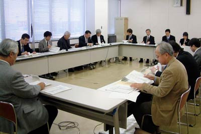 24日開かれた「救命救急センターを併設する基幹病院等のあり方検討会議（仮称）」の下部組織の第3回実務者検討会議