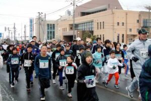 寒波襲来で大荒にもかかわらず三条市元旦マラソン大会に1,158人参加