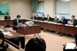 18日開かれた「救命救急センターを併設する基幹病院等のあり方検討会議(仮称)」の第3回知事・市町村長・医療関係者等合同会議