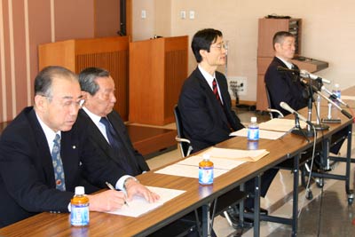 20日行われた鈴木力氏の燕市長選出馬表明の会見