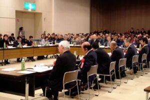 加茂市で第4回日本郵政グループのサービスについてご意見を伺う会開催、主催者の予想を上回る500人が来場、予定時間を40分オーバーの熱気