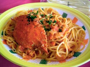 お持ち帰りサービスを開始したレストランMIYOSHI、豪華なカニトマトスパゲティ(1,200円)もテークアウトで味わえる