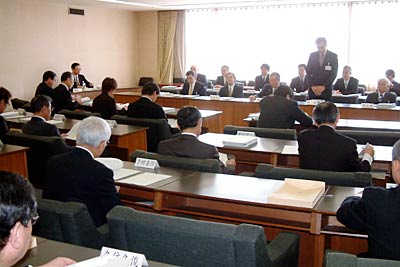 24日開かれた3月定例会の提出議案概要説明会