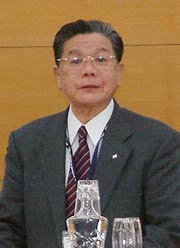 最後の定例会で一般質問に答える小林市長