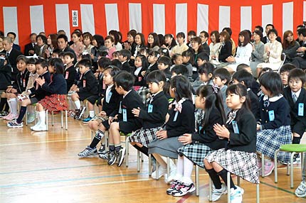 三条市立中央小学校の入学式