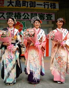 加茂市・第44回雪椿まつりのミス雪椿コンテストでミス3人が決まる