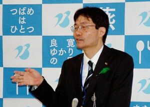鈴木新燕市長が記者会見、三役人事は腹案あり、三条市とは合併にとらわれずに連携に取り組む