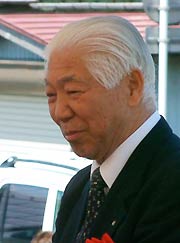 捧コメリ緑資金会長
