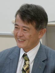 笑顔で懇談する大野副知事