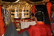 祝詞を奏上する星野宮司