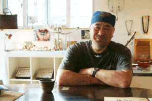 遠藤ケイさん主宰の長岡市・ギャラリー・カフェ「日天月天」で25日まで企画展「トンボ玉万華鏡」