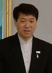 冒頭であいさつする泉田知事