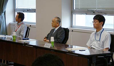 左から国定三条市長、小池加茂市長、鈴木燕市長