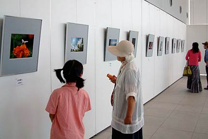 19日前までリサーチコアで開かれているのキャノンフォトクラブ新潟県央の第8回作品展