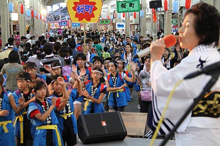第39回飛燕夏まつりのフィナーレを飾った燕ばやし大会