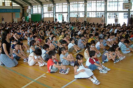 条南小学校で行われた1学期の終業式