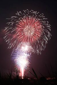 2年ぶりに開かれた燕大花火大会