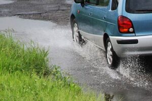 8日午後の短時間の強い雨で気温は一時間に4度以上も下がる