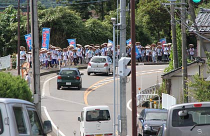 弥彦登山を終わって炎天下、ゴールを目指す