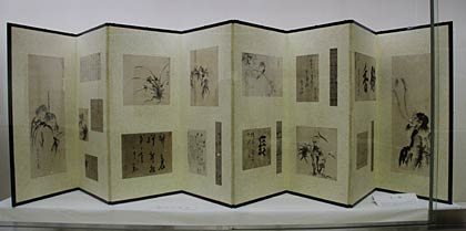 作者不明の作品が多い貼り交ぜ屏風
