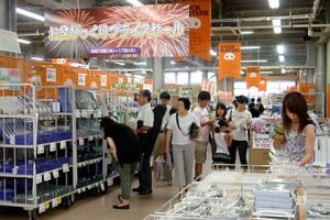 17日まで開かれているストックバスターズのお盆びっくりプライスセール